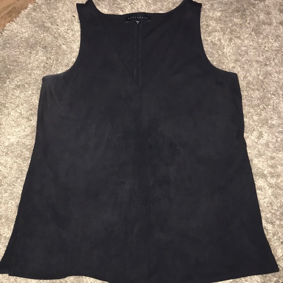 Faux suede sleeveless top - Picture 3 of 5